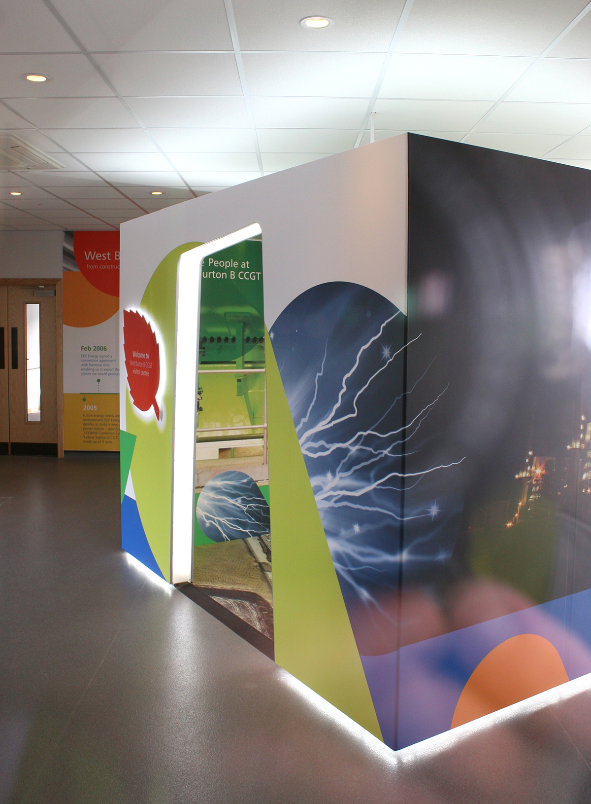 large_scale_educational_wall_graphics_exhibition_dispaly_EDF_Energy_IMG_4570.jpg
