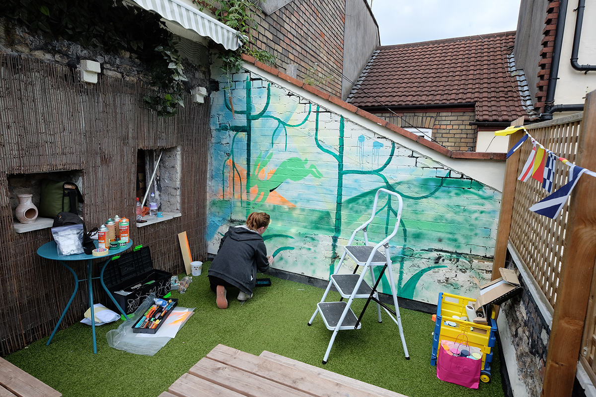 bex_glover_upfest_2015_the_hare_pub_mural_nature_art_01.jpg