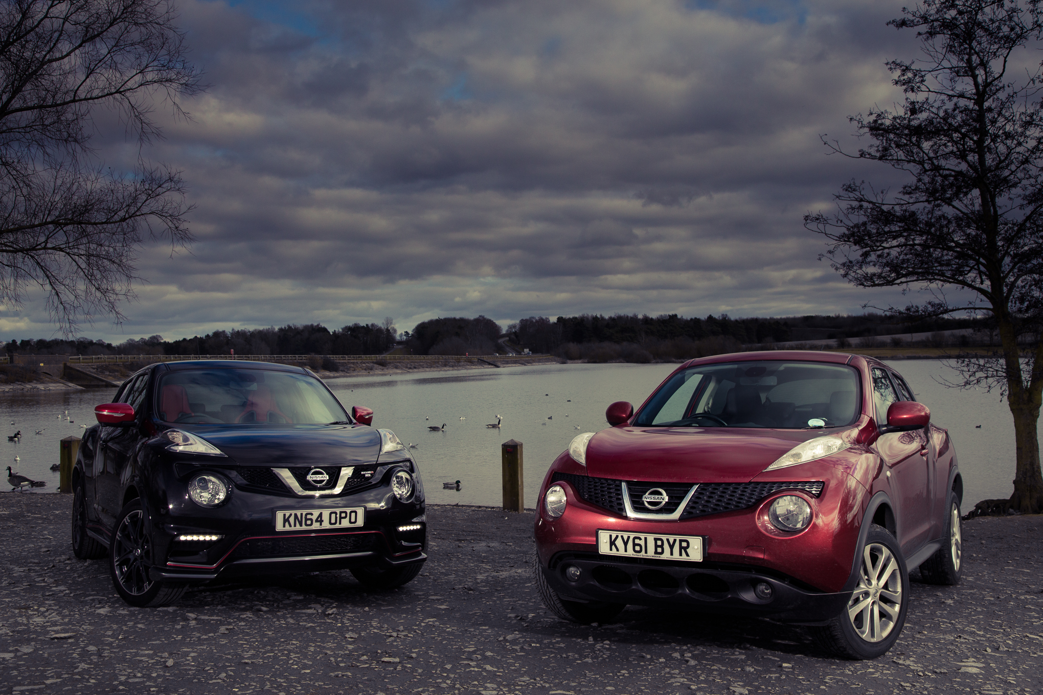 The Juke RS next to its little brother.