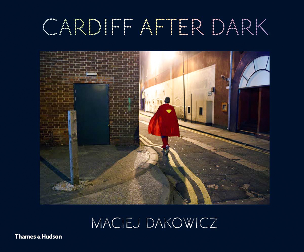 Maciej Dakowicz《Cardiff After Dark》.jpg
