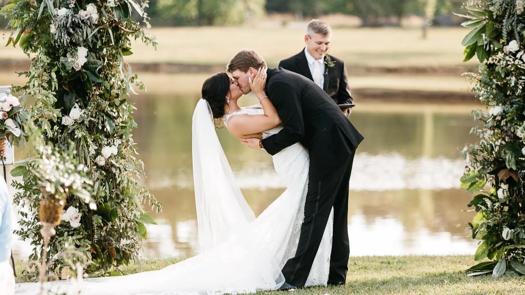johnson+wedding+kiss.jpg