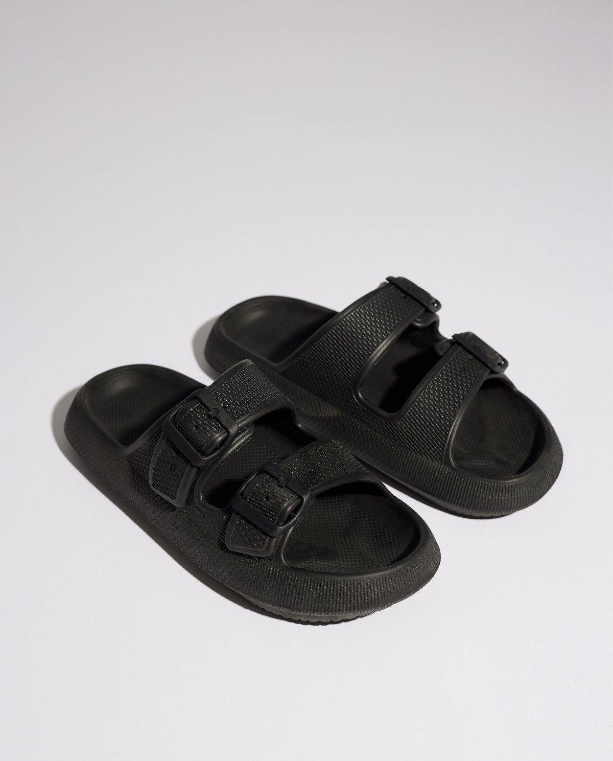 sandal-bc009-c03-black.jpg