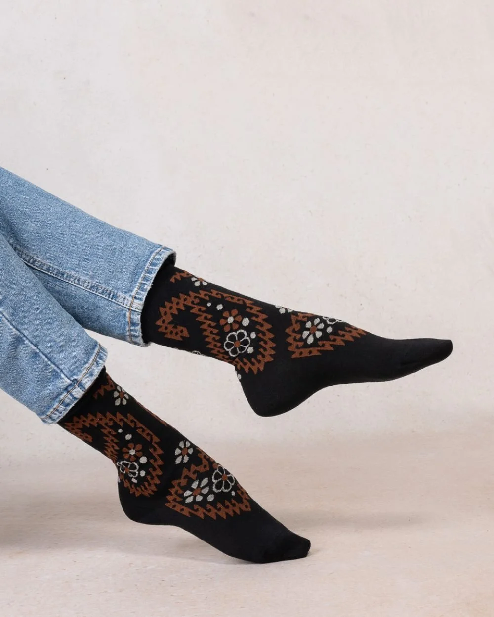 chaussettes-laine-fine-fleurs-cachemire (1).jpg