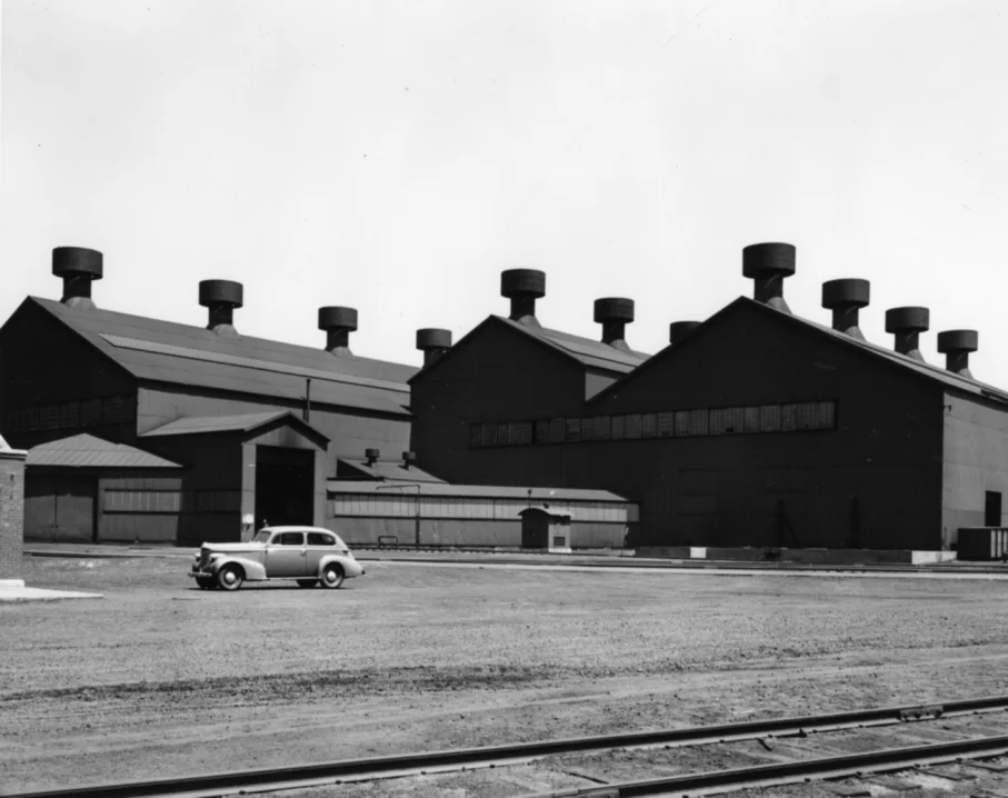 Untitled , 1930s Gelatin silver photograph. 7 3/4 x 9 1/2 inches