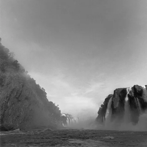 "I guaçu", Brasil, 1997 Silver gelatin print. 16 x 20 inches (paper)