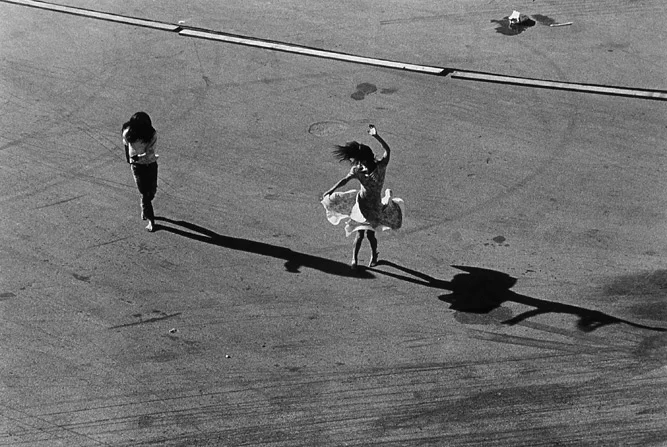 "La danza sobre la misma linea", Hollywood, FL , 1972 Gelatin silver print. 11 x 14 inches (paper) 