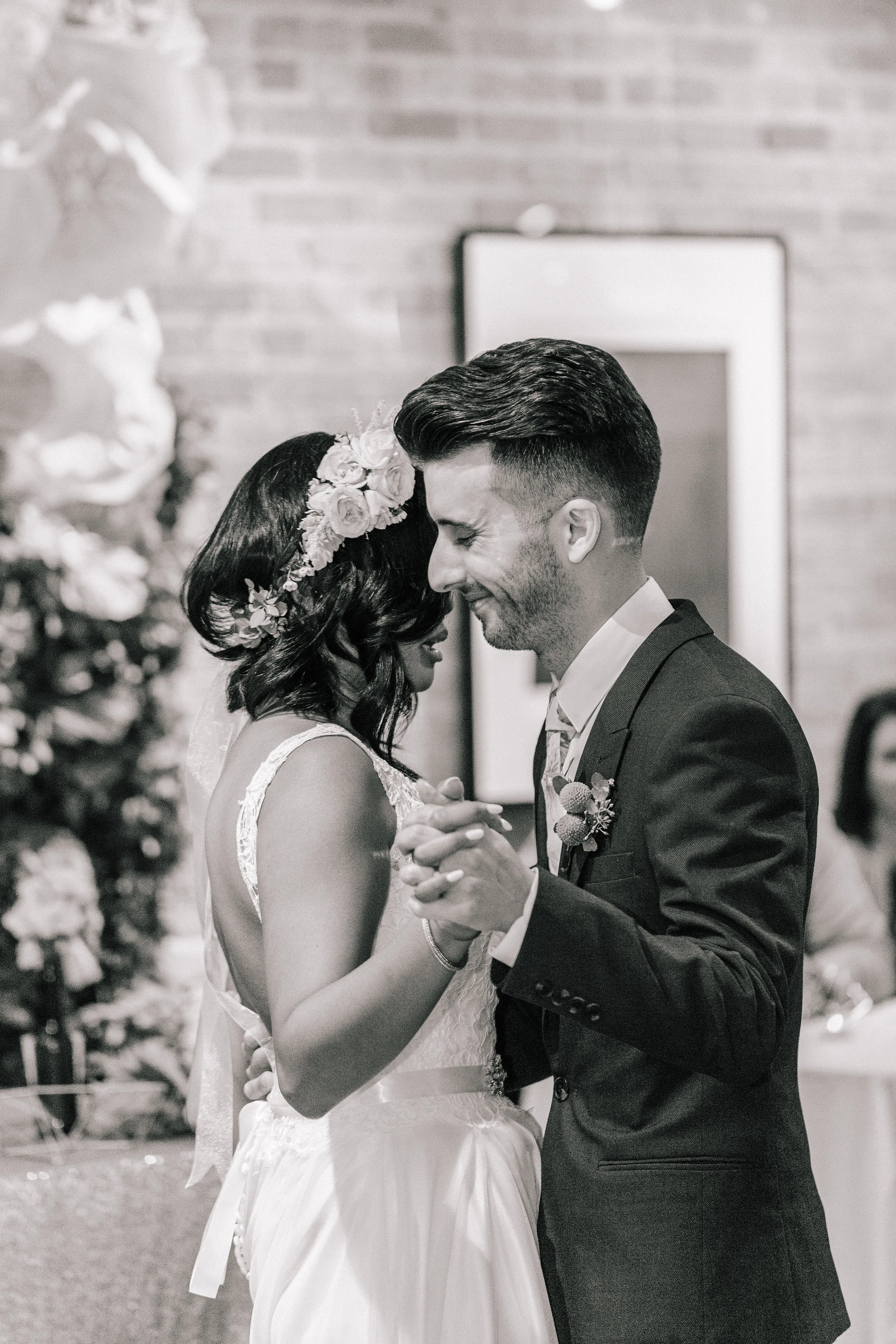 LNP_AngieMatt_Receptions-FirstDance-17.jpg