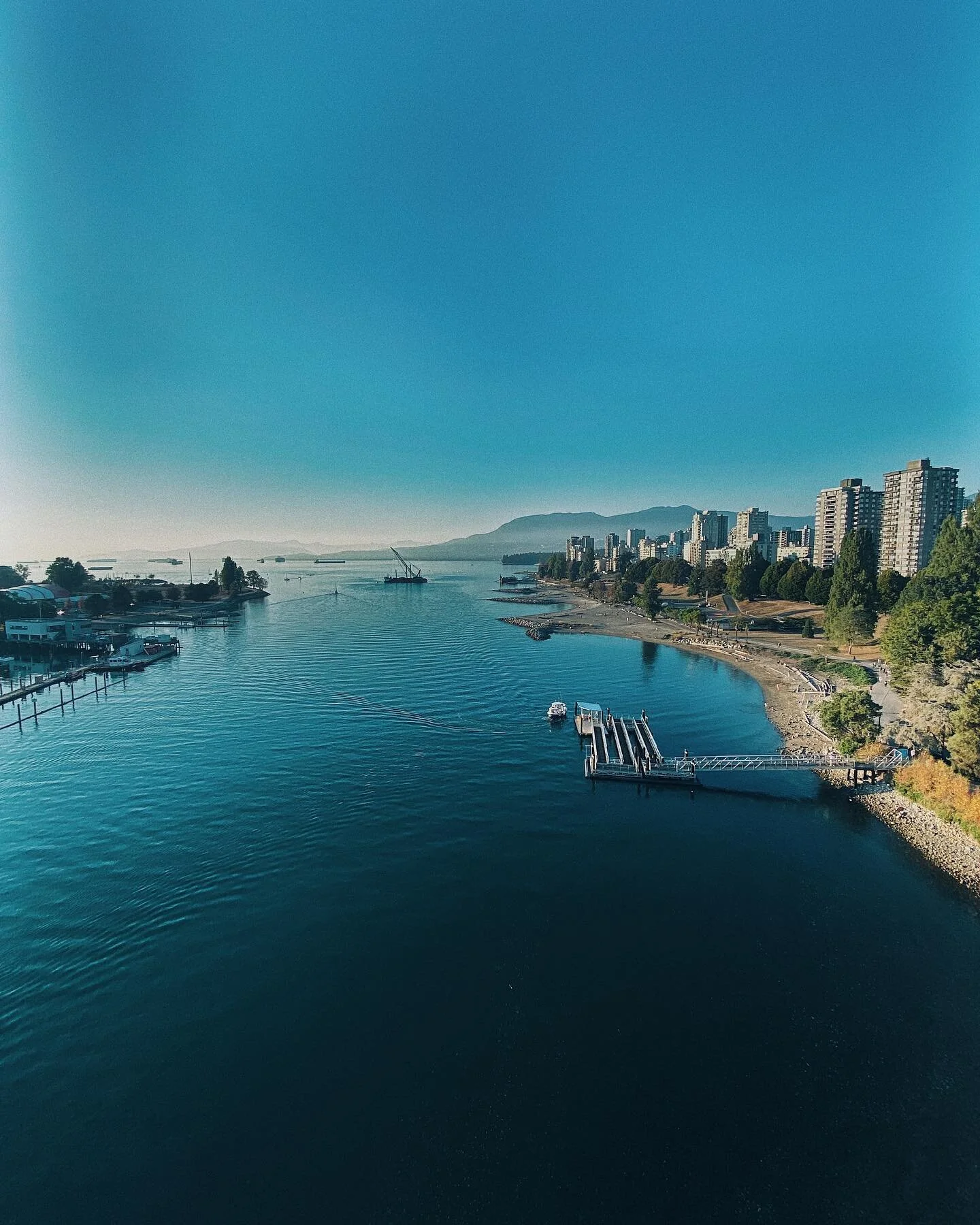 &ldquo;see the line where the sky meets the sea? .. it calls me&rdquo; ⛵️