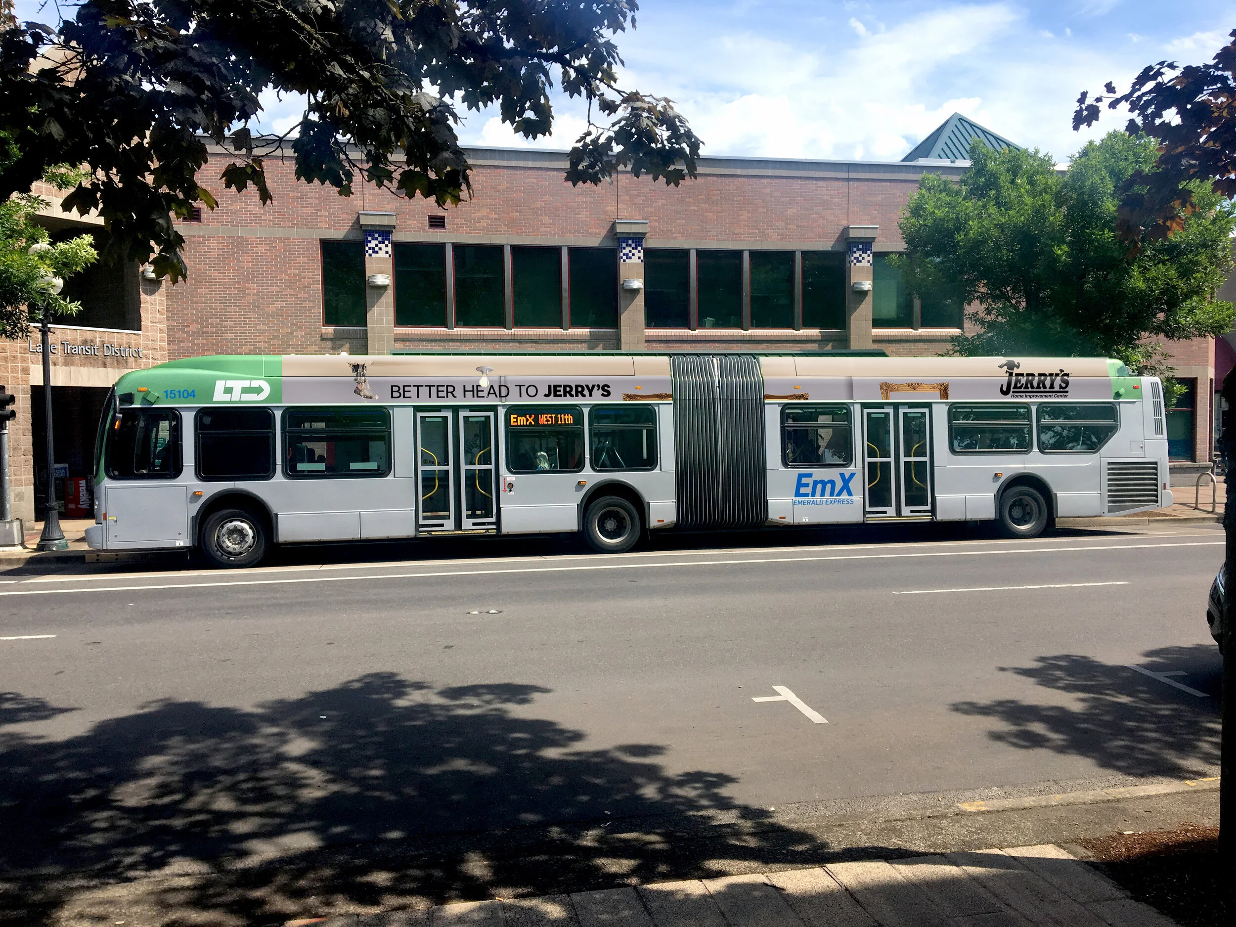 OR_Eugene_EMX 15000 Series Bus_Headliner+Ext_JerrysHomeImprovement1.jpg