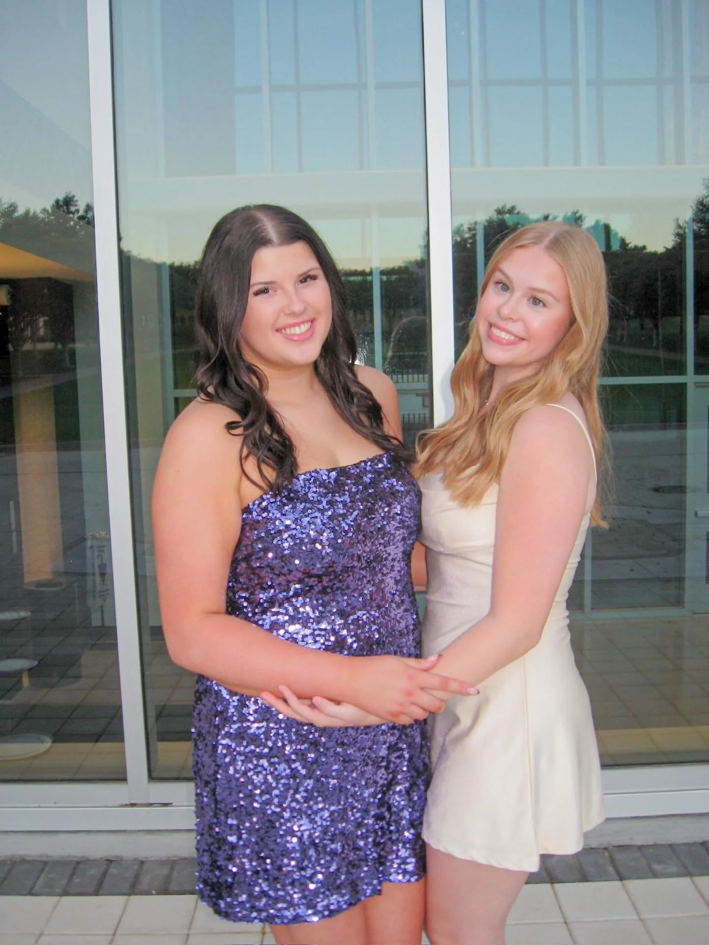 #WLFEOwednesday with roommate duo Maggie &amp; Sarah

&ldquo;Getting the opportunity to live in the house has been a dream especially with my twin Sarah! Growing closer with her through late night sweet treat runs, constant debriefs, and endless nigh