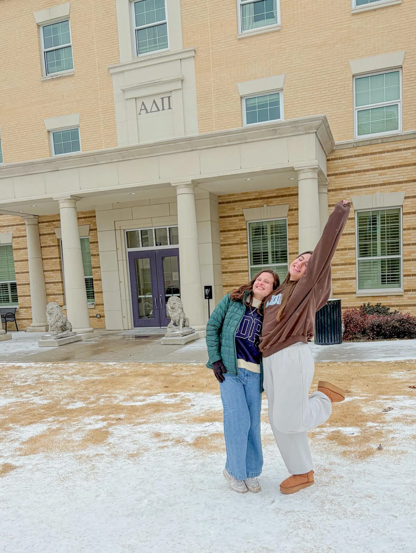 we love a good snow day ❄️
tag a sister you spent the snowy weekend with