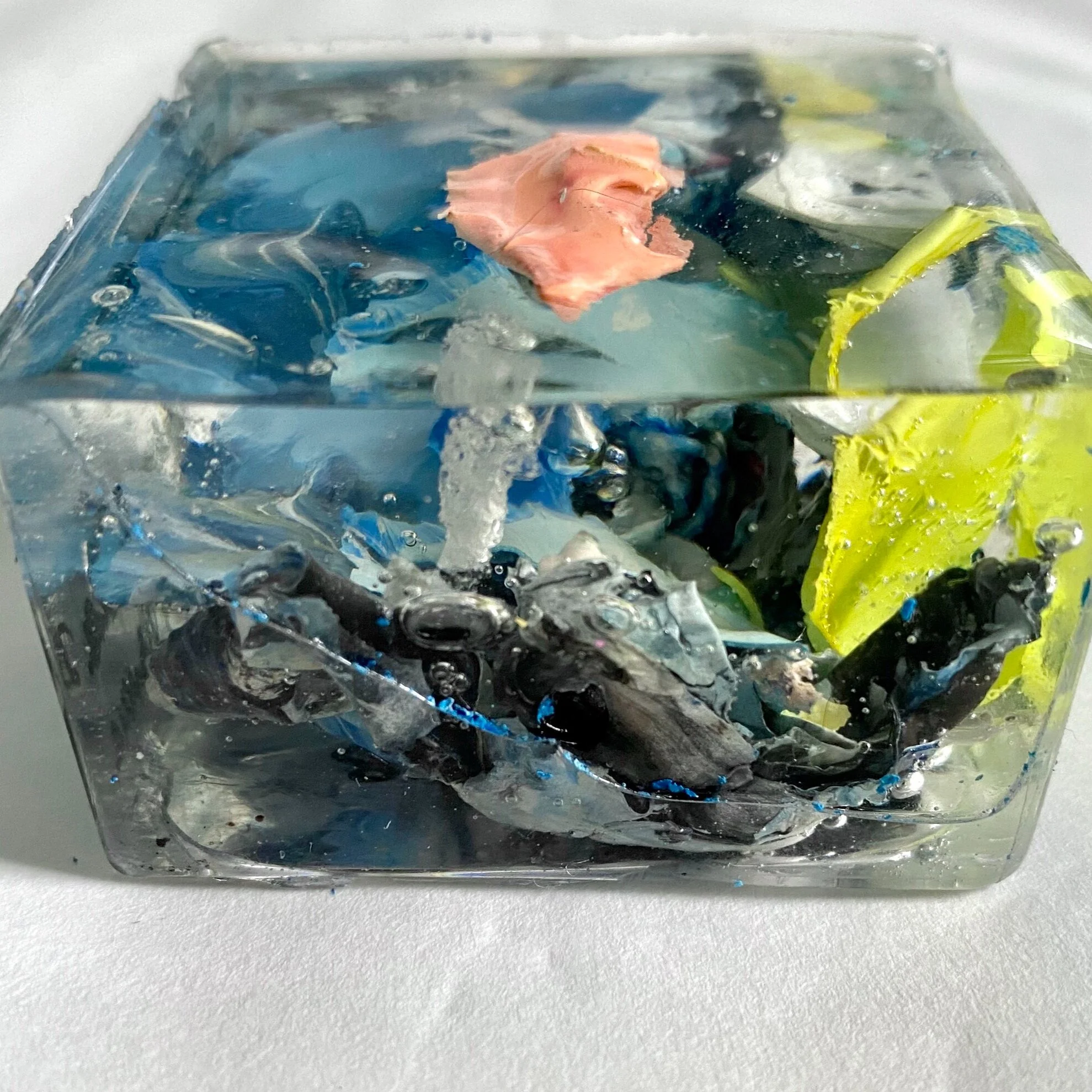 EDC5BFD4-527B-43F1-8D9C-7D8B6A676C0C