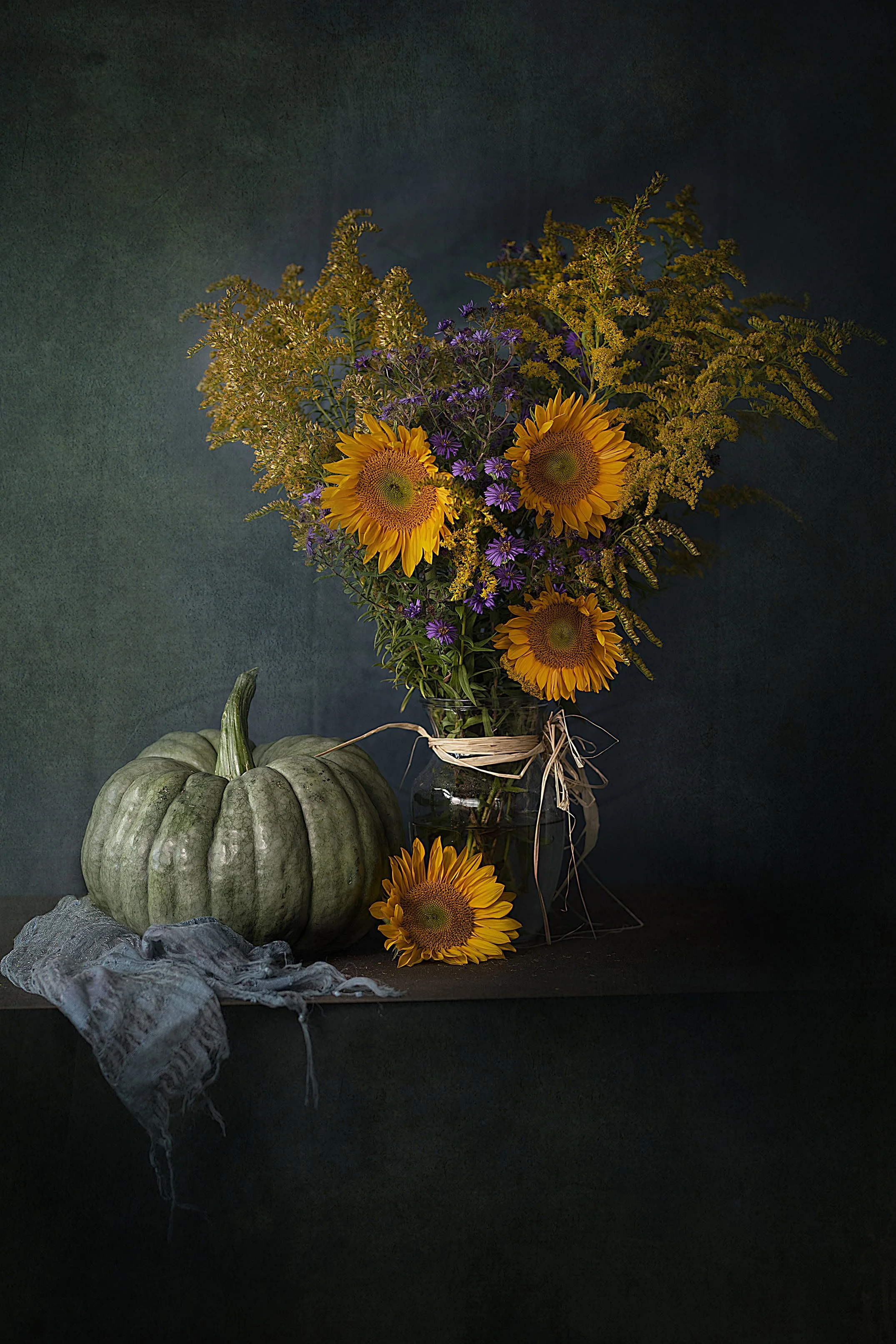 GreenPumpkin-SunFlowers-Fall-F-HR-SimiJois.jpg