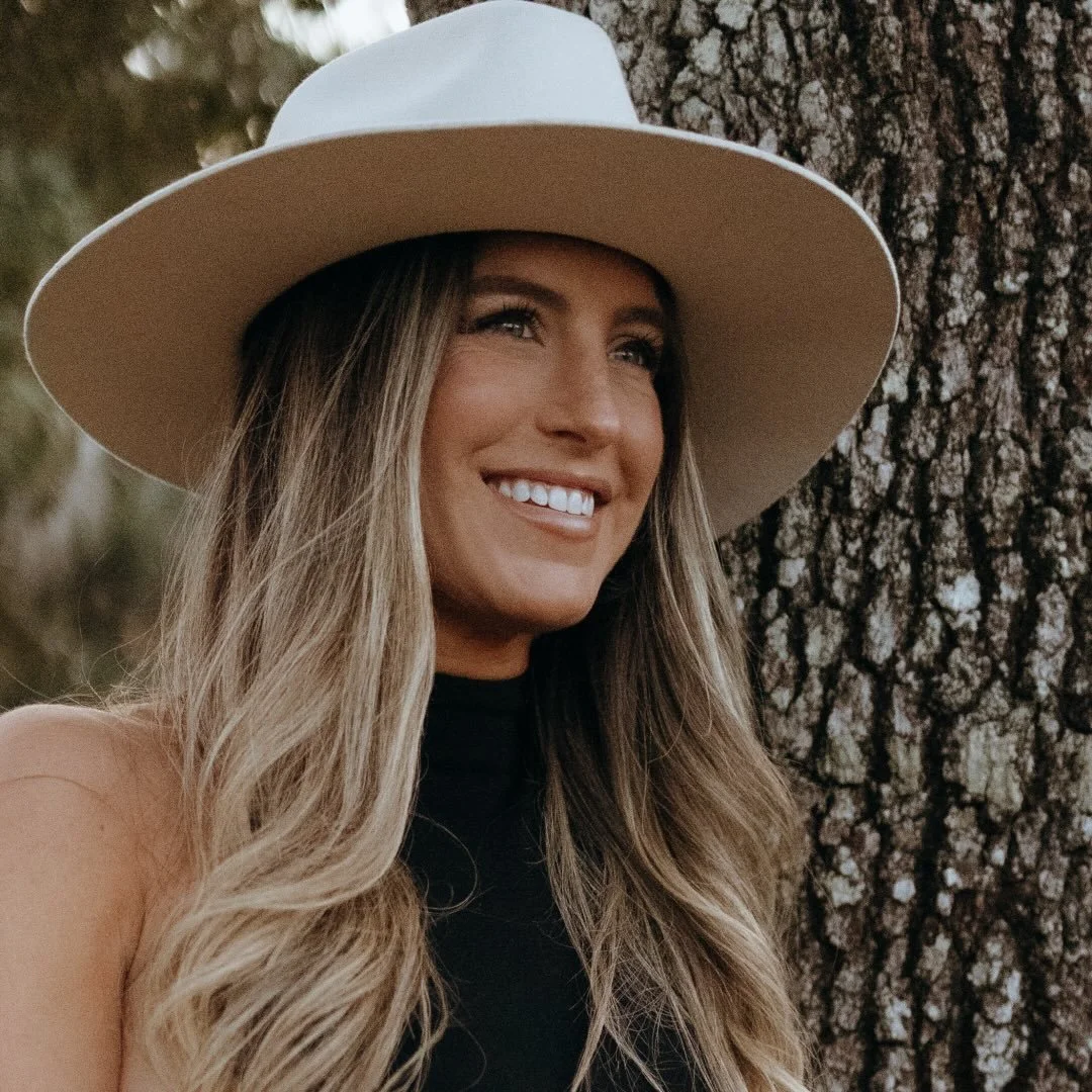   Brooke Blignaut    Tiktok:    @ brookeblignaut    IG:   @brookeblignaut  