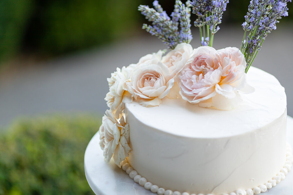 08-Pink-lavender-wedding-cake_Auberge-du-Soleil-elopement-wedding.jpg