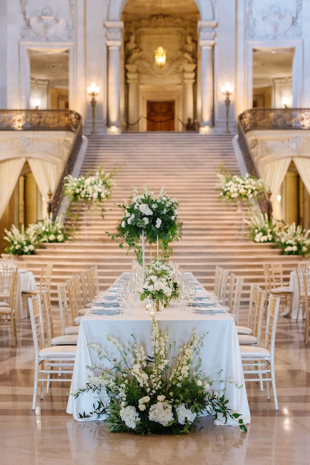 classic-San-Francisco-City-Hall-wedding-head-table-decor.JPG