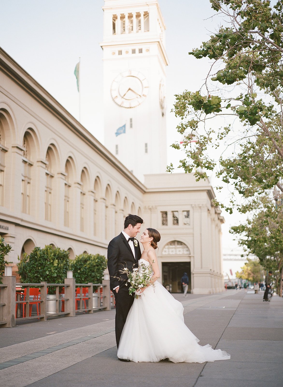 10-Botanical-inspired-San-Francisco-Ferry Building-Wedding.jpg