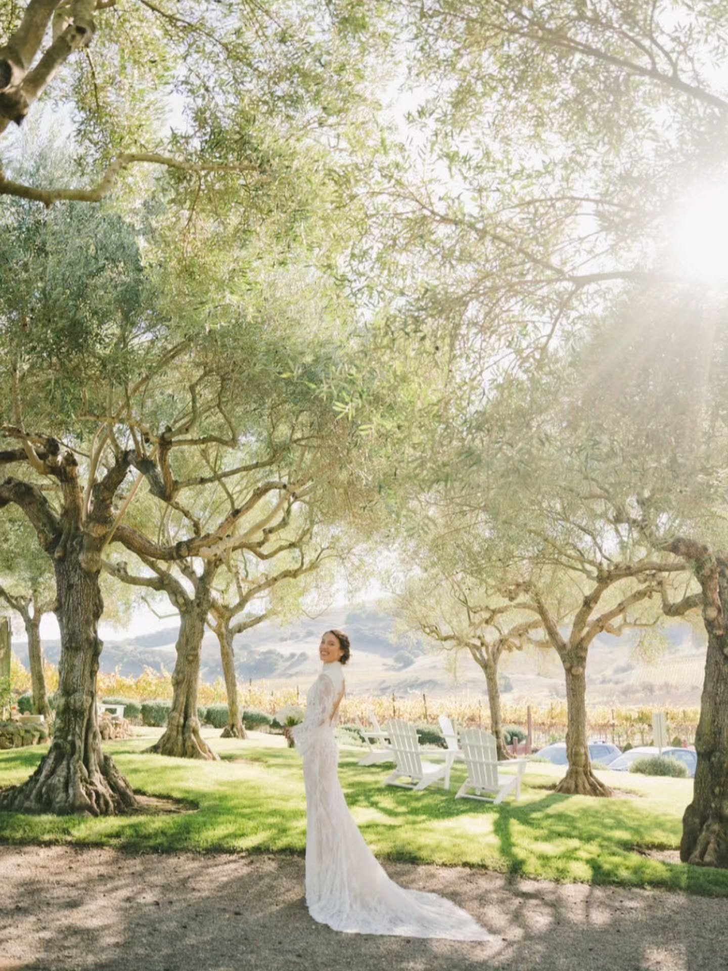 That late fall light in wine country is always a perfect combination. Such a special celebration for these two school friends who ended up falling in love ❤️. Congrats B+J on your amazing love for each other! We can't wait to see where your union tak