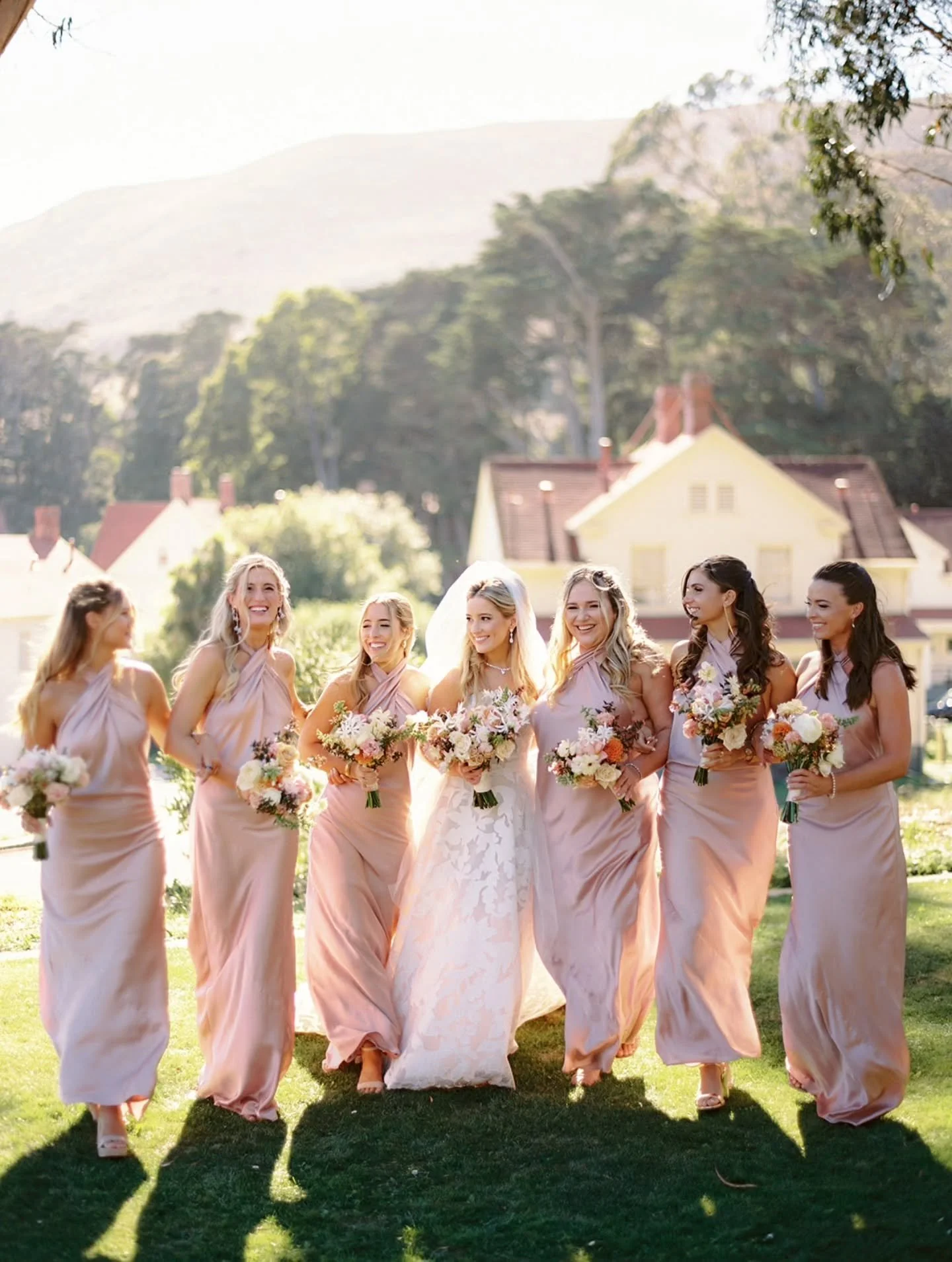 That lovely fall light that makes everything ✨️ 

Congrats to A+G on their celebration that brought so much joy to everyone that was there to experience it!

Venue @cavallopointweddings @cavallopoint 
Photography @tylerbranch 
Floral @greenpetaldesig