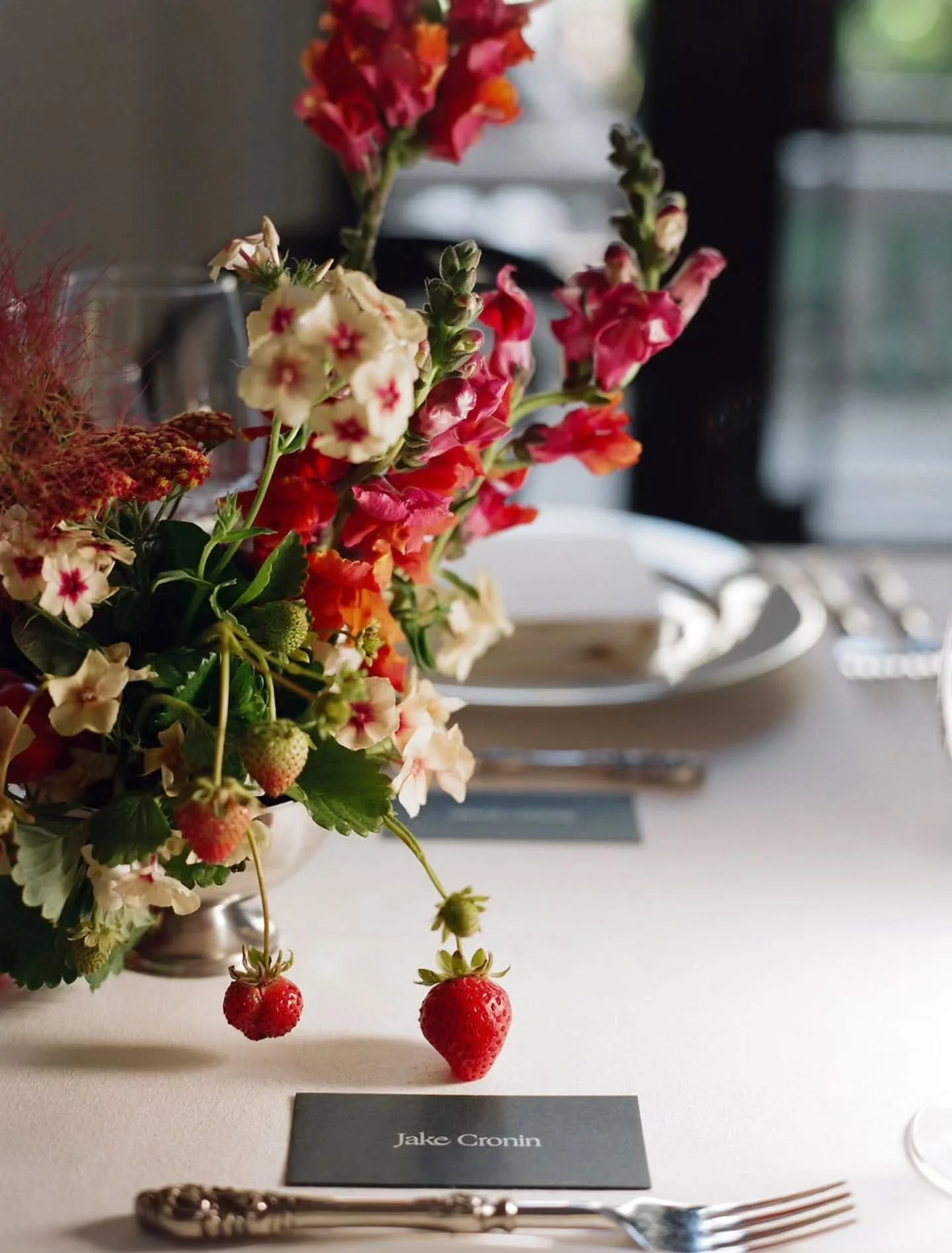 We will never get over the details from this beautiful Flood Mansion wedding! Just so much thought was put into every tablescape, and we loved how it all came together. 

Photography @danitoscanophoto 
Floral @duet.botanical 
Rentals @brighteventrent