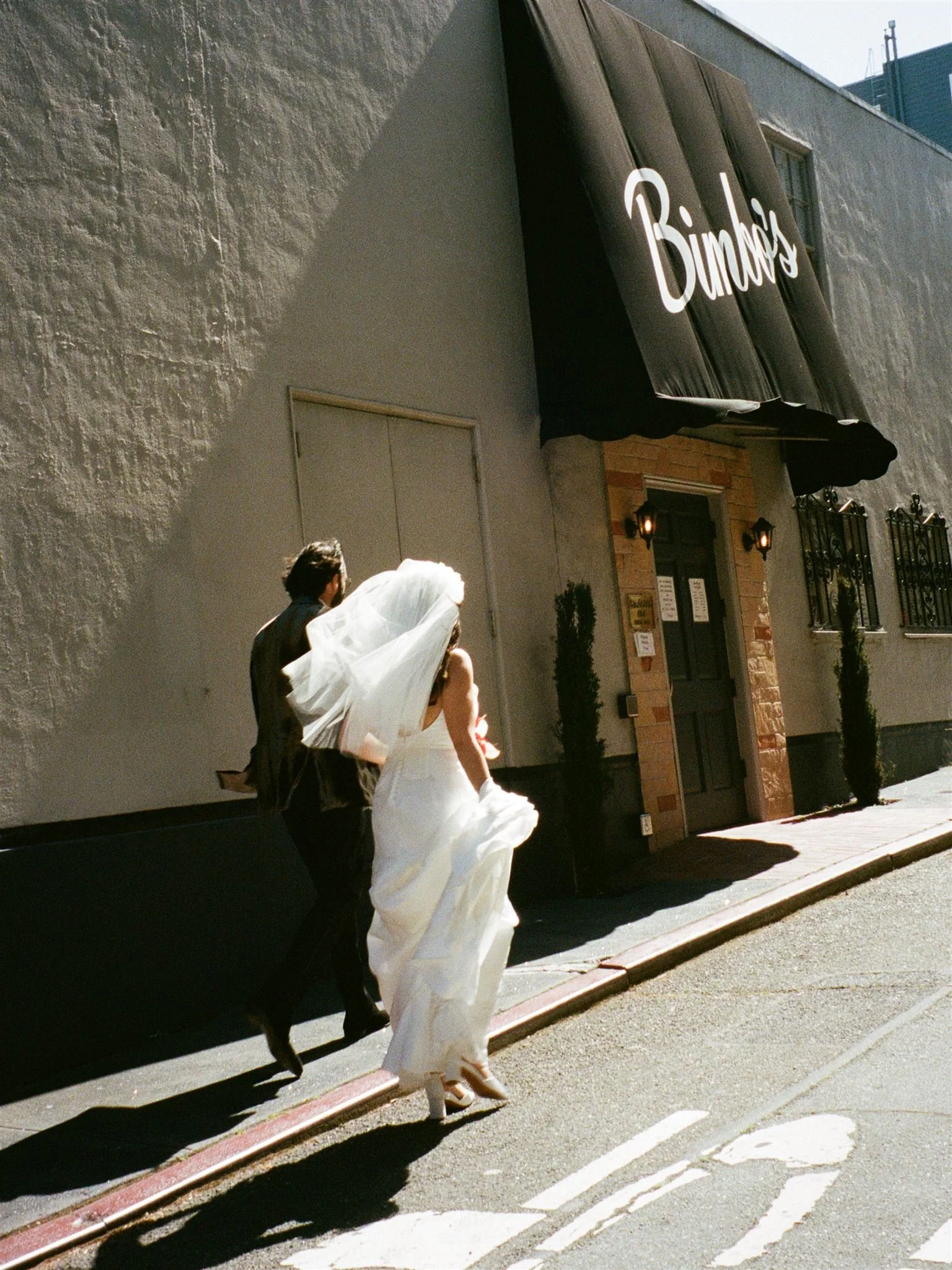AllisonStoddard_StephAndrewWeddingPreviews-39_websize.jpg