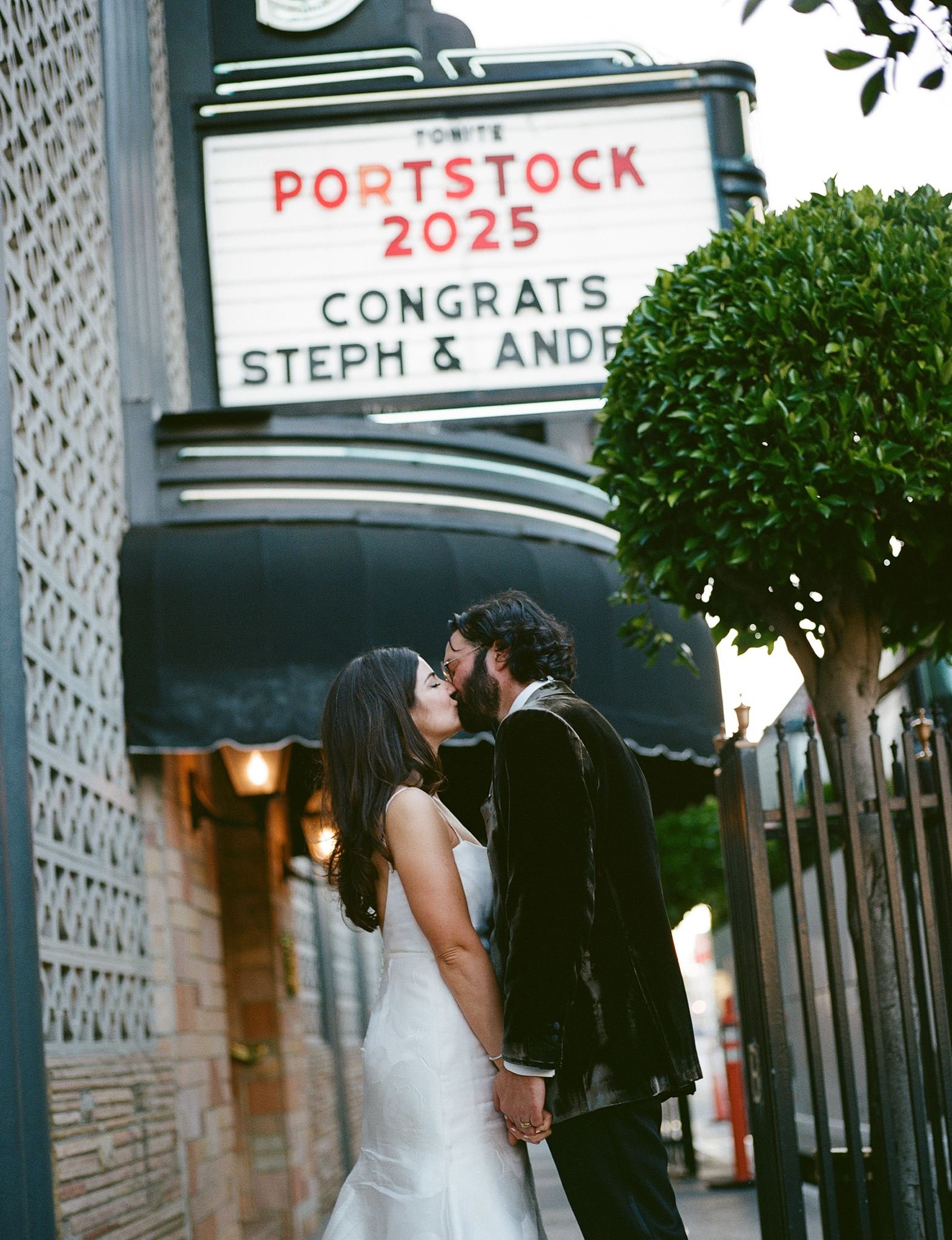 AllisonStoddard_StephAndrewWeddingPreviews-99_websize.jpg