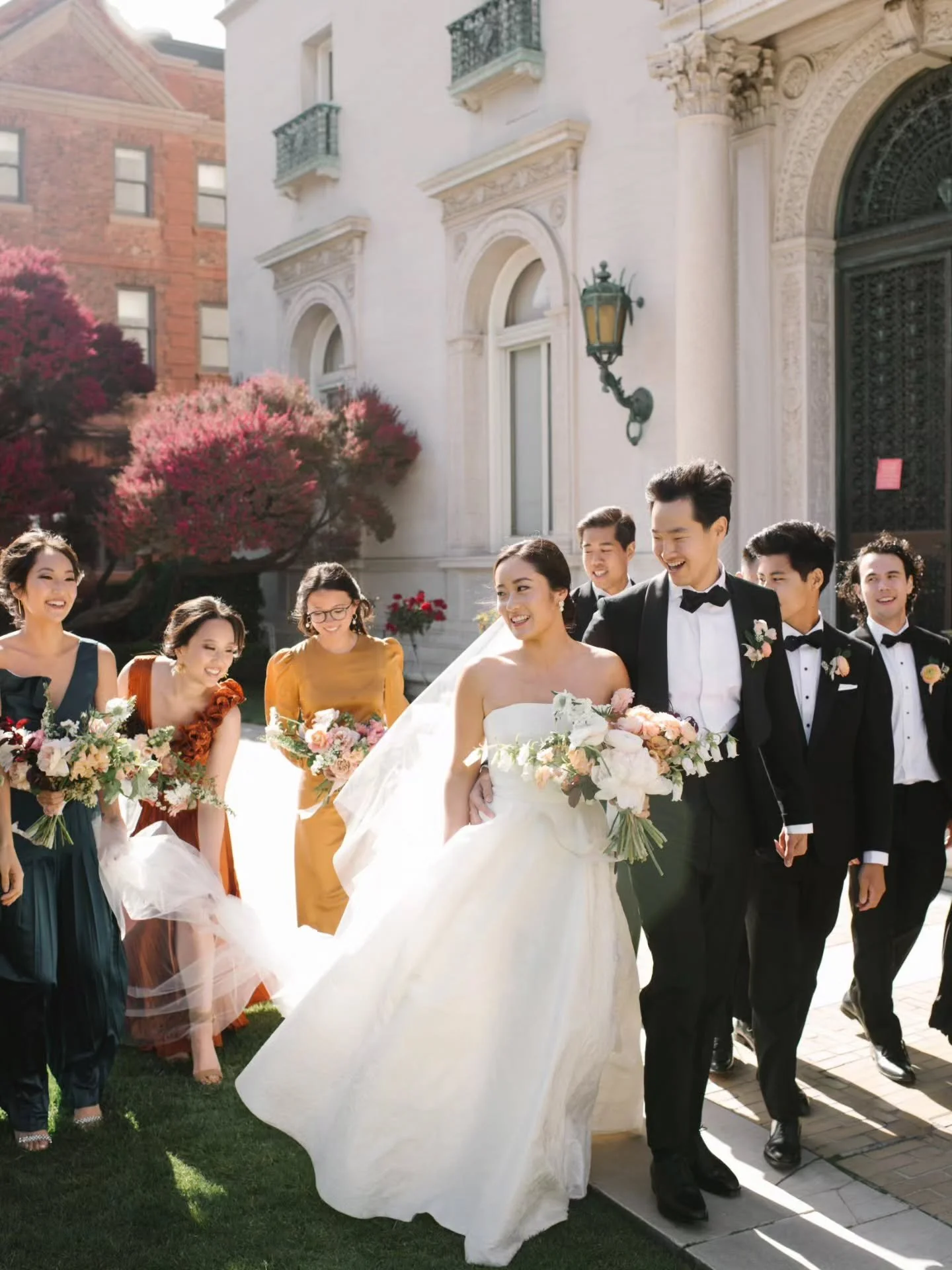 Five years since this beautiful wedding took place at one of our favorite spaces, the Flood Mansion. This was our very first larger wedding to take place after the pandemic (yes, that means we hardly had any events for over 14 months!). We got word j