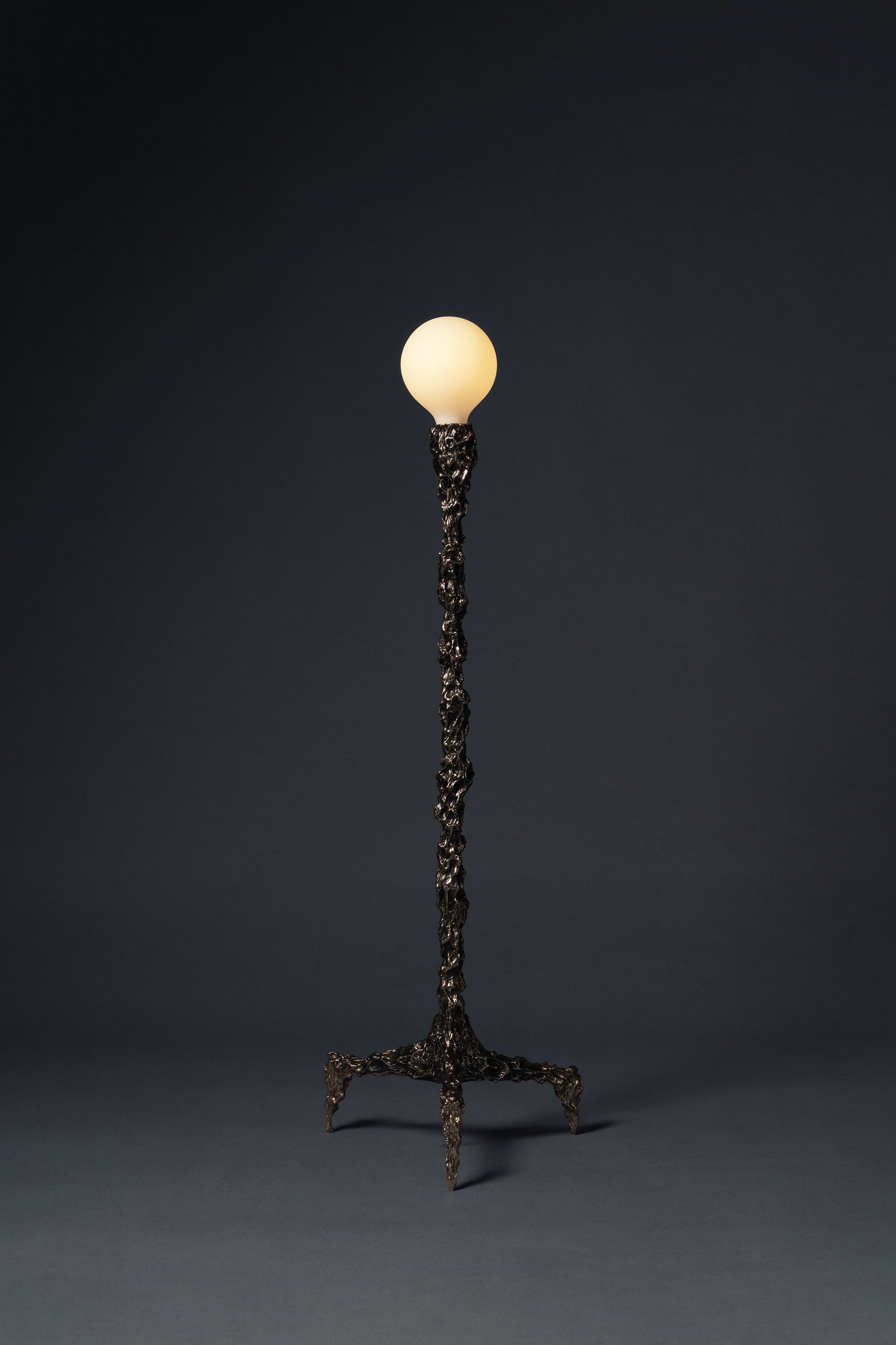 William-Guillon_Sweet-Thing-Tall_Lamp_Cast-Bronze_Studio-Brinth_8.jpg