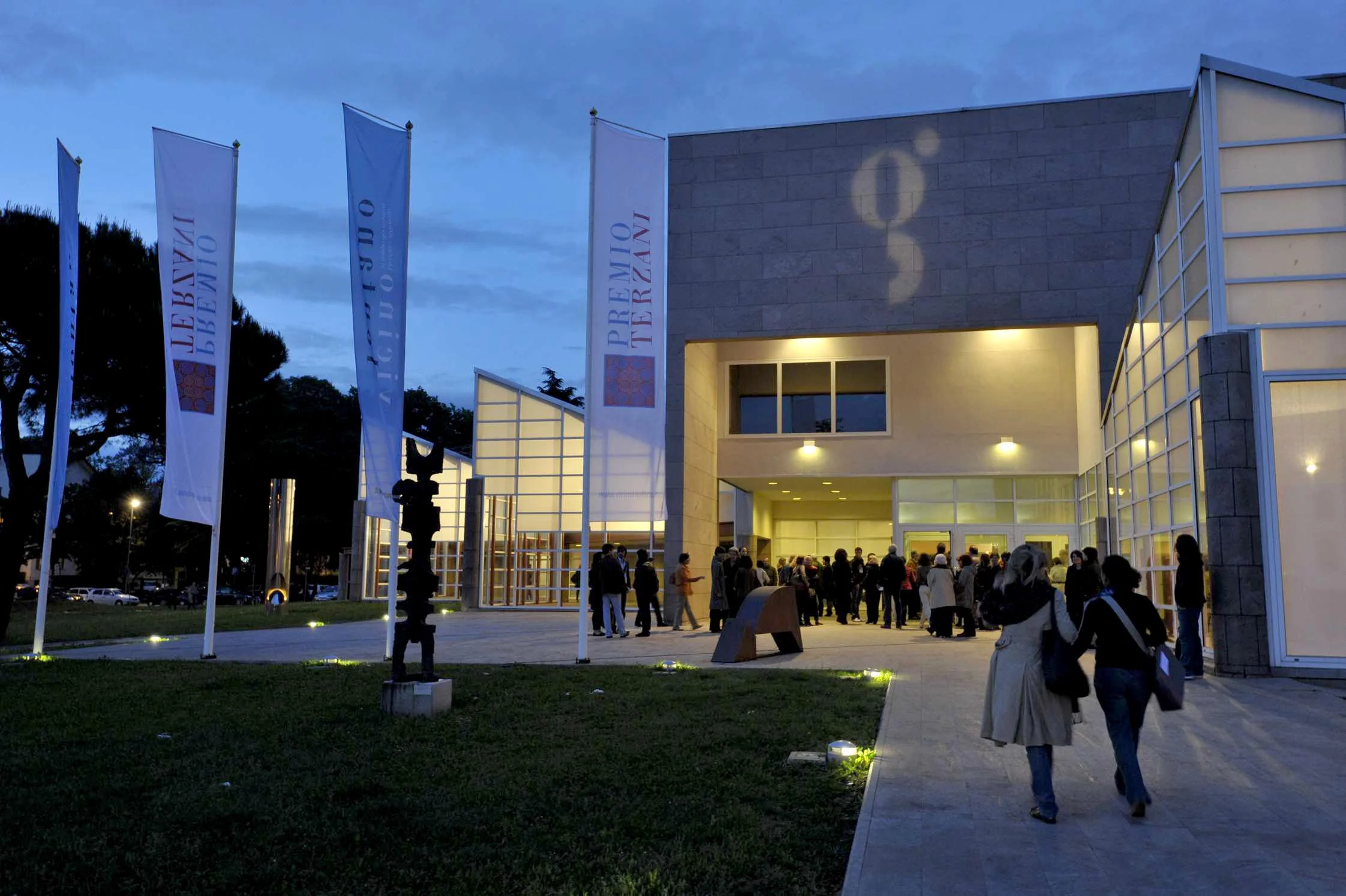 ………   vicino/lontano  ………     Premio Terzani edizione 2017