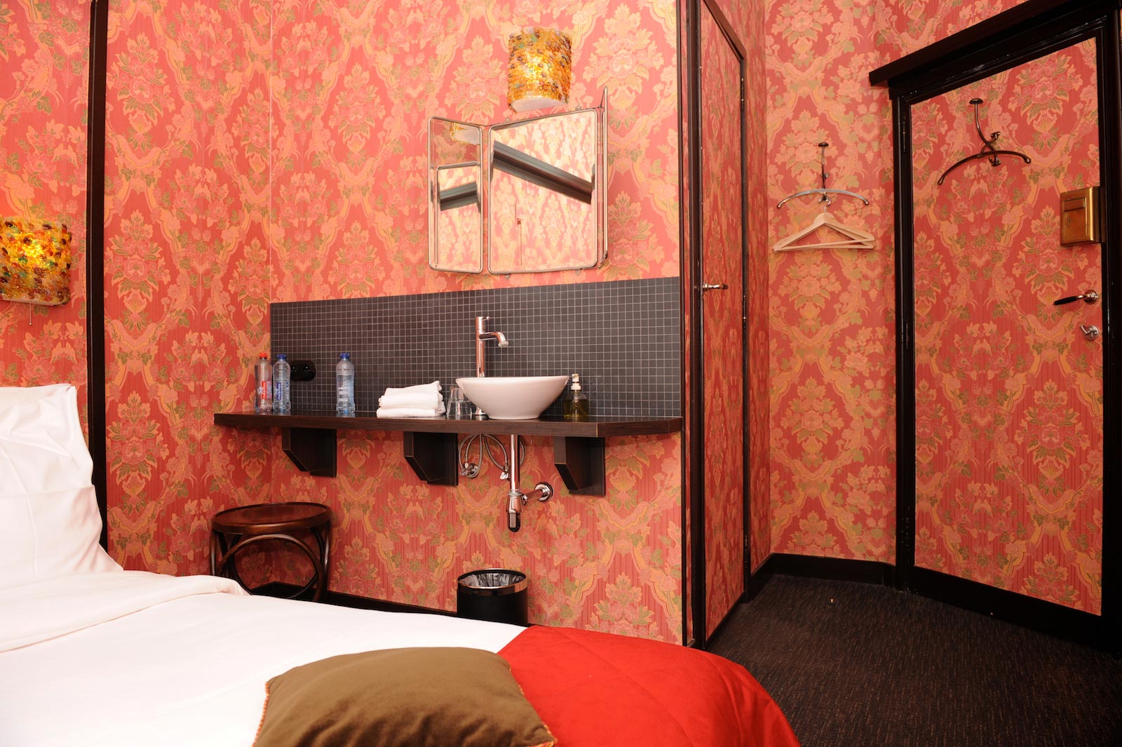 hotel-le-berger-rooms-standard-lola-04-02.jpg