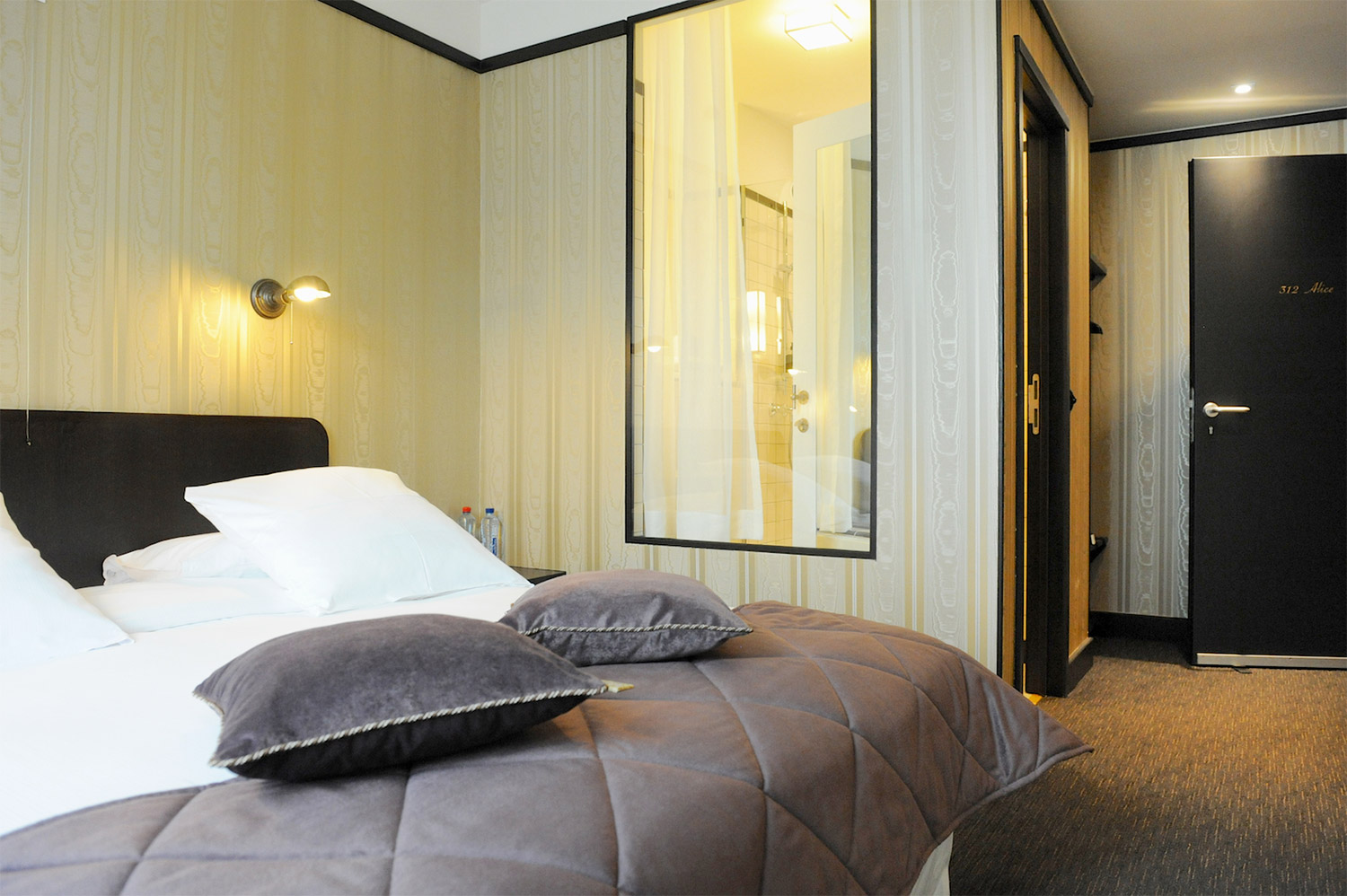 hotel-le-berger-rooms-comfort-alice-12-03.jpg