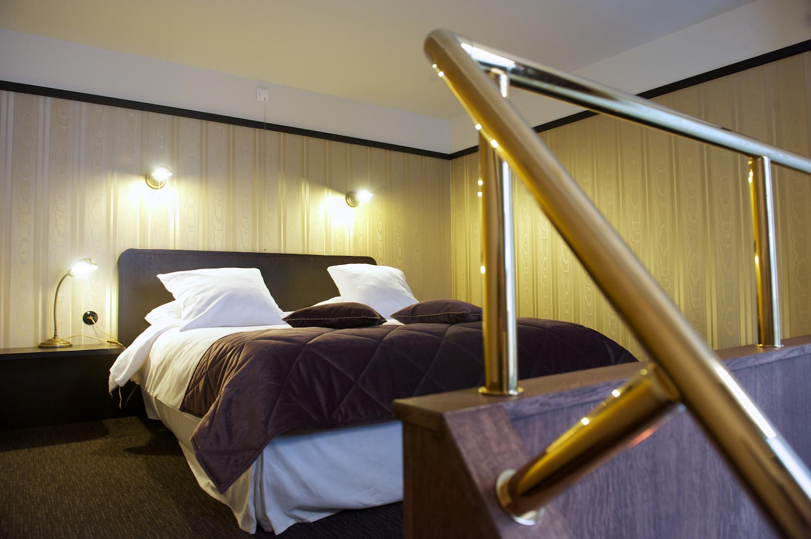 hotel-le-berger-rooms-comfort-mezzanine-eulalie-003-08.jpg