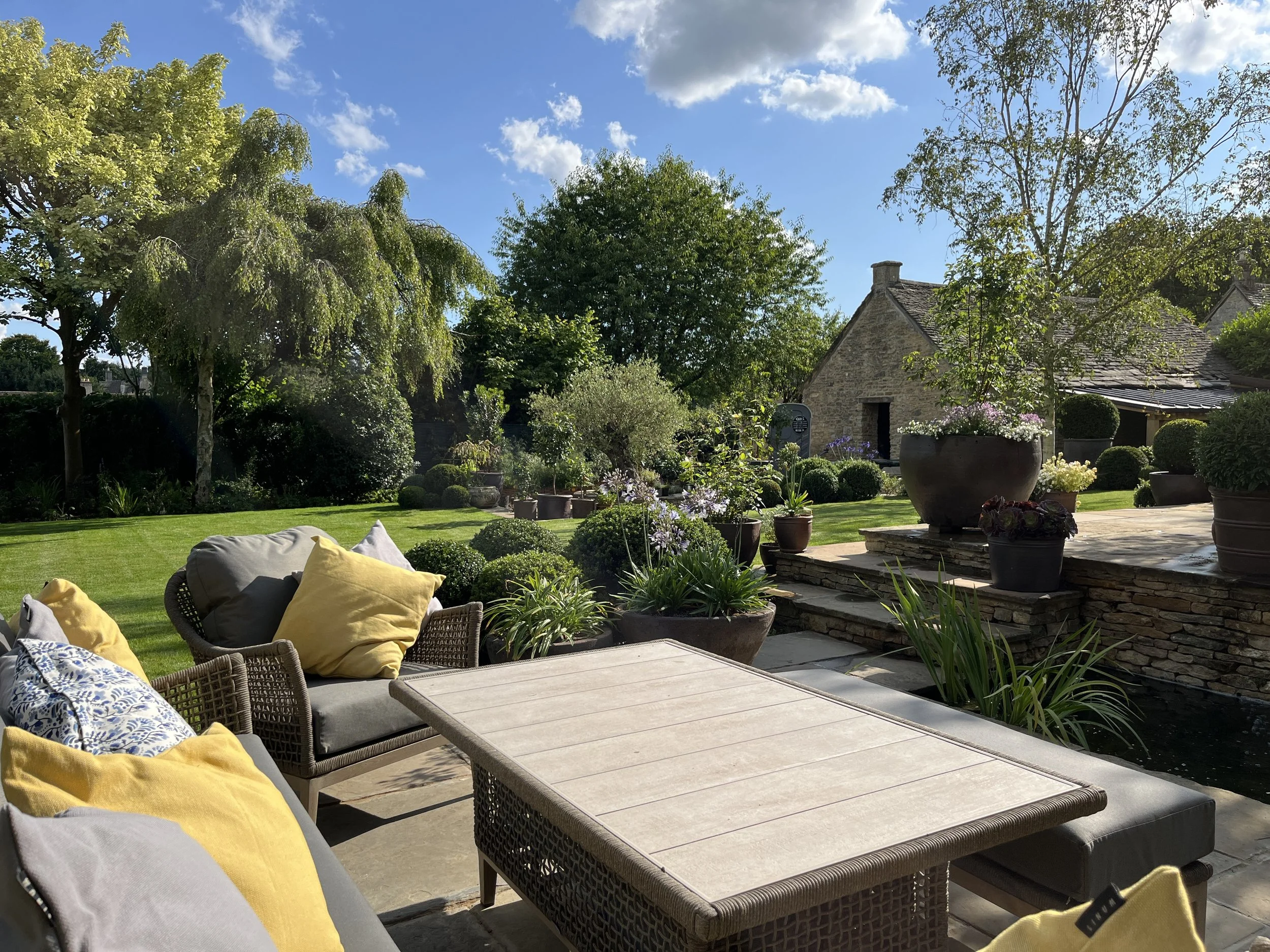 classic cotswold garden style.jpeg