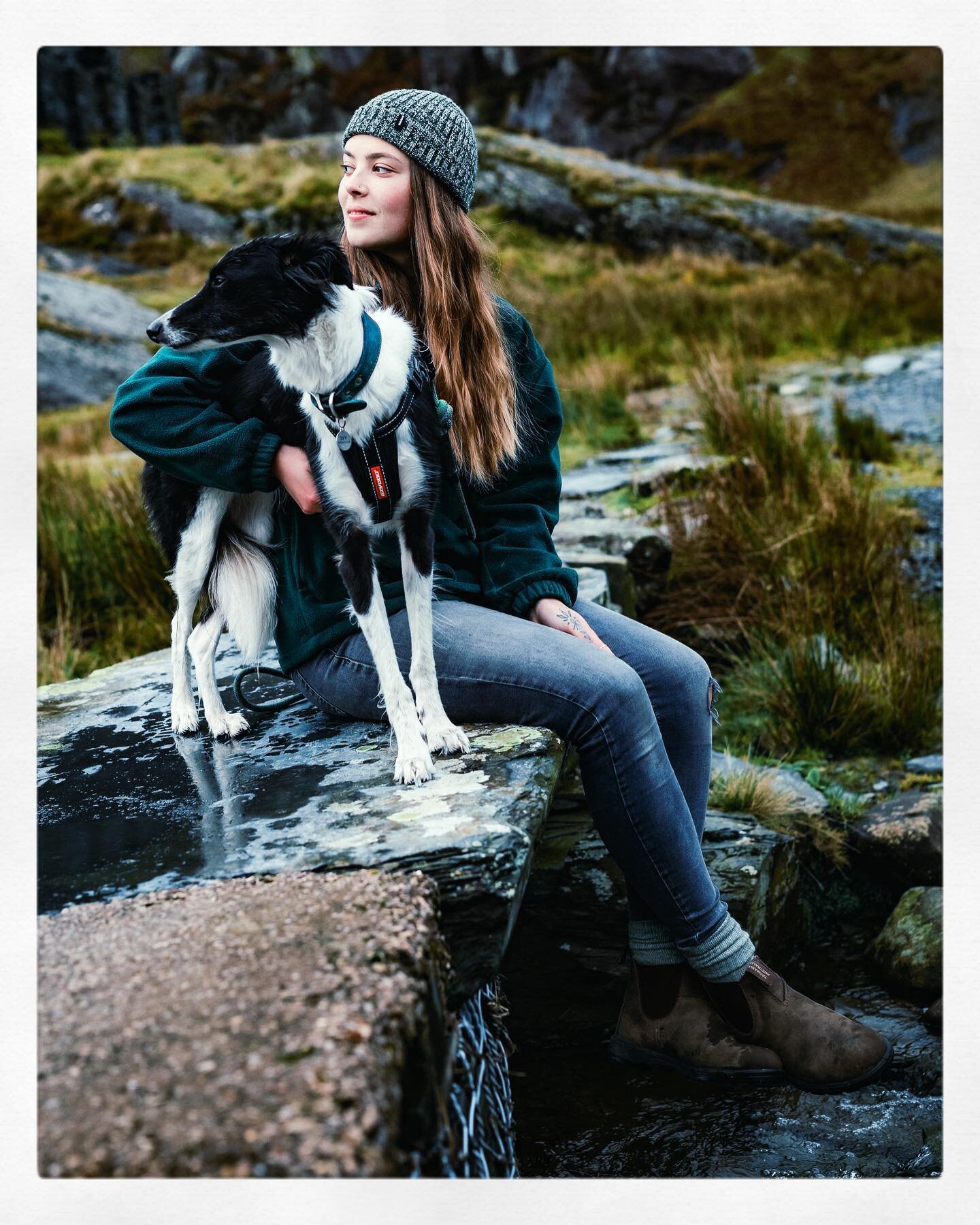 Meet Jasmine and her dog Ivy and read her inspirational story of finding adventure, self belief and a way of overcoming anxiety. Blog now up at @soulkindpeople website. With thanks to @blundstone_uk for their amazing support. Follow Jasmine @jazzysjo