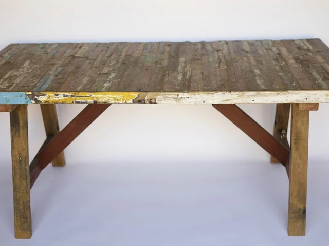 PATCHWORK SWEETHEART TABLE