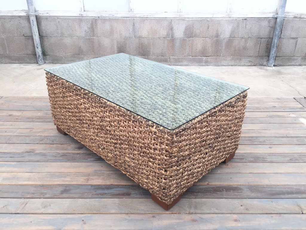 WOVEN RECTANGLE TABLE