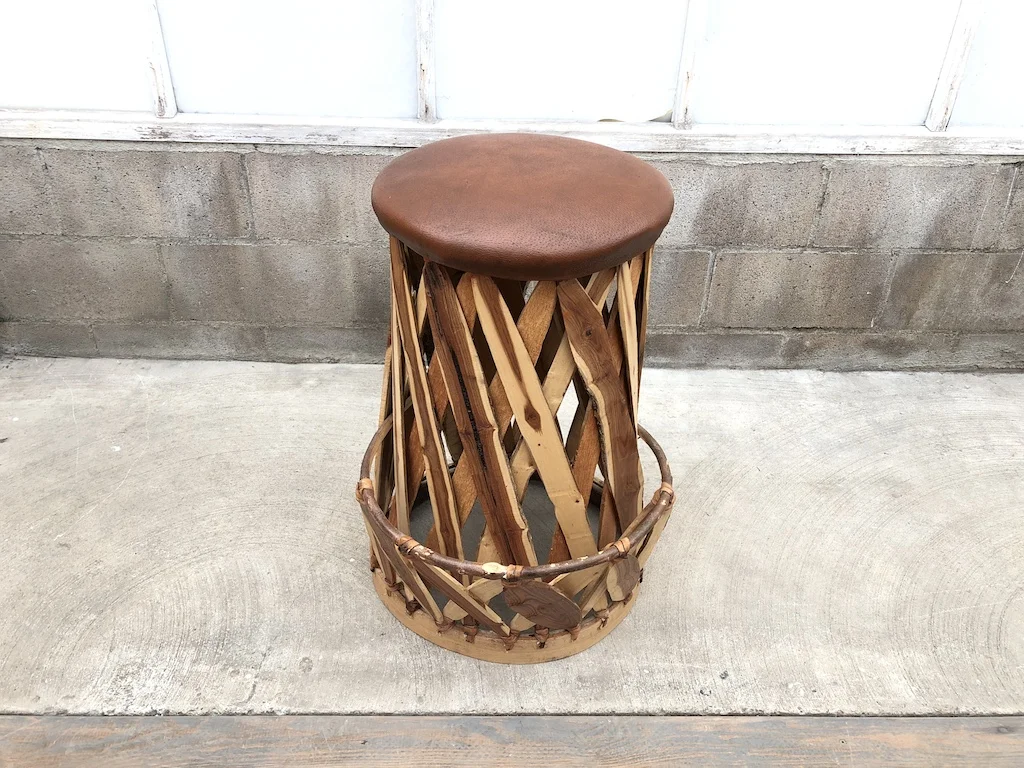 Tobacco Barstool w Footrest