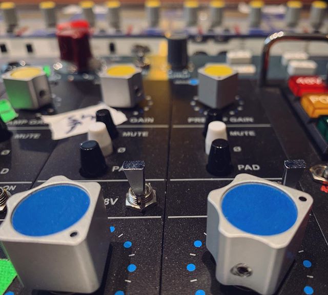 Now booking for summer sessions.
Lets make a record. 🥁🎤🎸🎚🎛