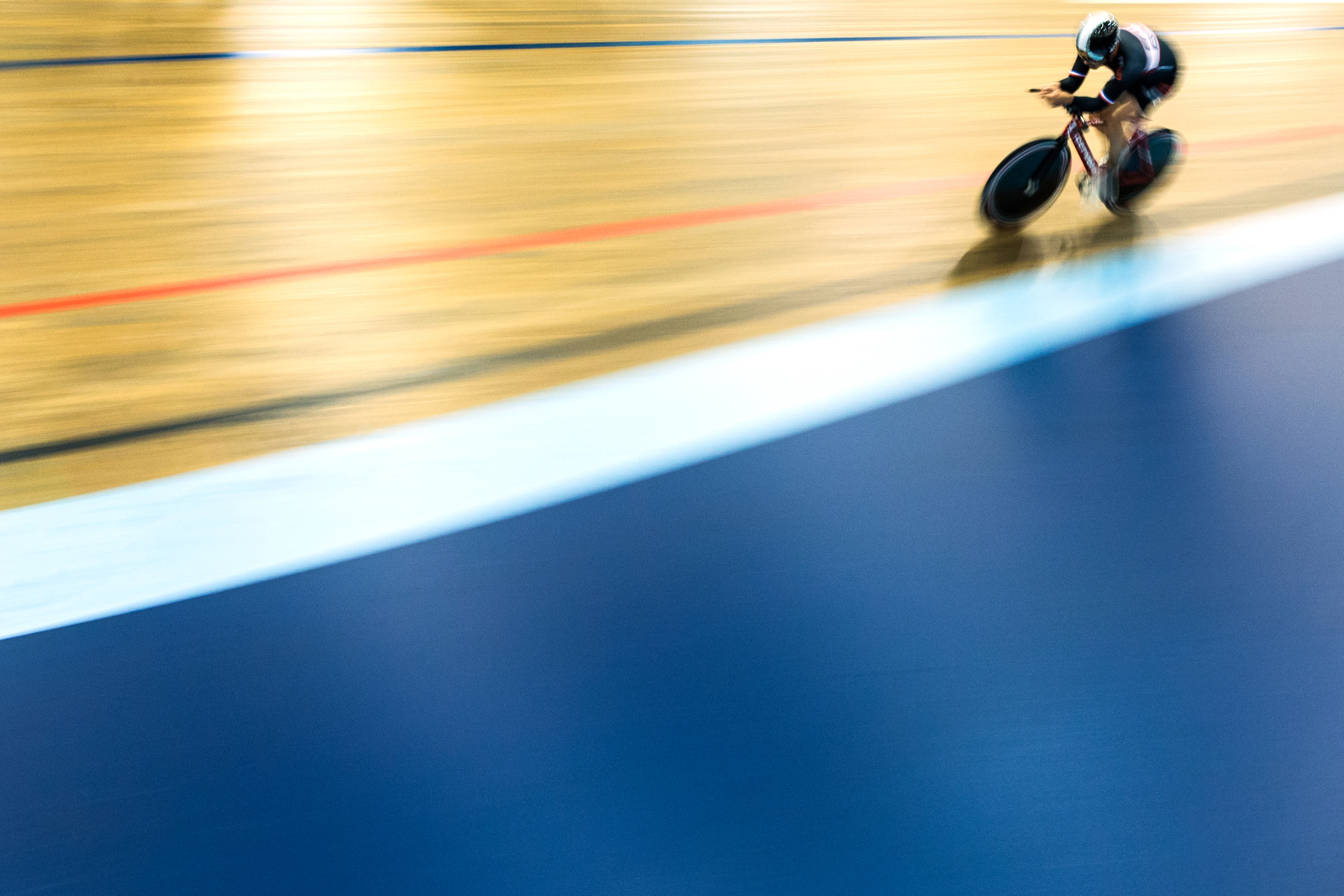 John Rondash trains at the VELO Sports Center on November 5, 2016 in Carson, California.