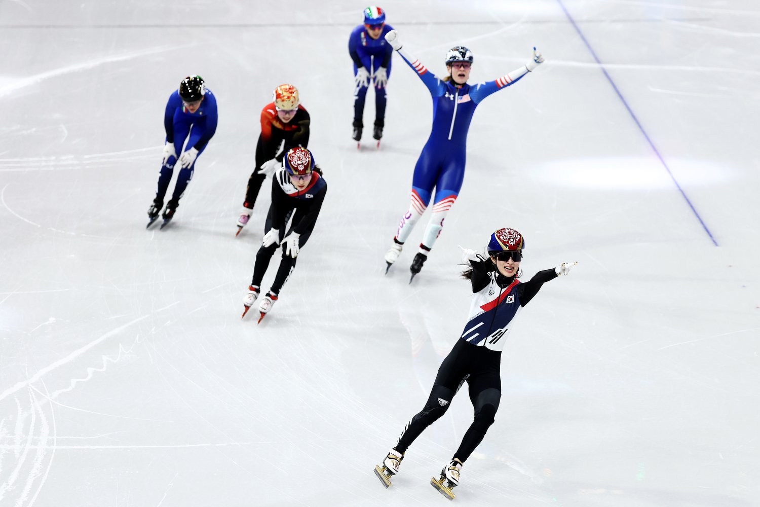  MILAN, ITALY - FEBRUARY 20: Gilli Kim of Team South Korea celebrates after winning final A of the Short Track Speed Skating Women's 1500m on day fourteen of the Milano Cortina 2026 Winter Olympic games at Milano Ice Skating Arena on February 20, 202