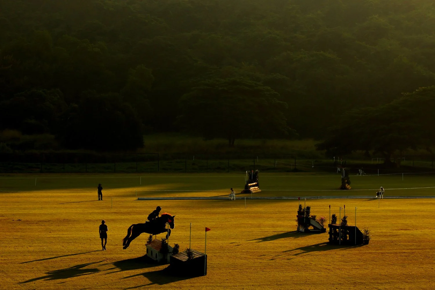  Annie Ho of Hong Kong, China, riding Evita AP in the eventing cross-country test during the FEI Asian Championships at the Thai Polo Club on December 2, 2025 in Pattaya, Thailand. (FEI/Yong Teck Lim) 