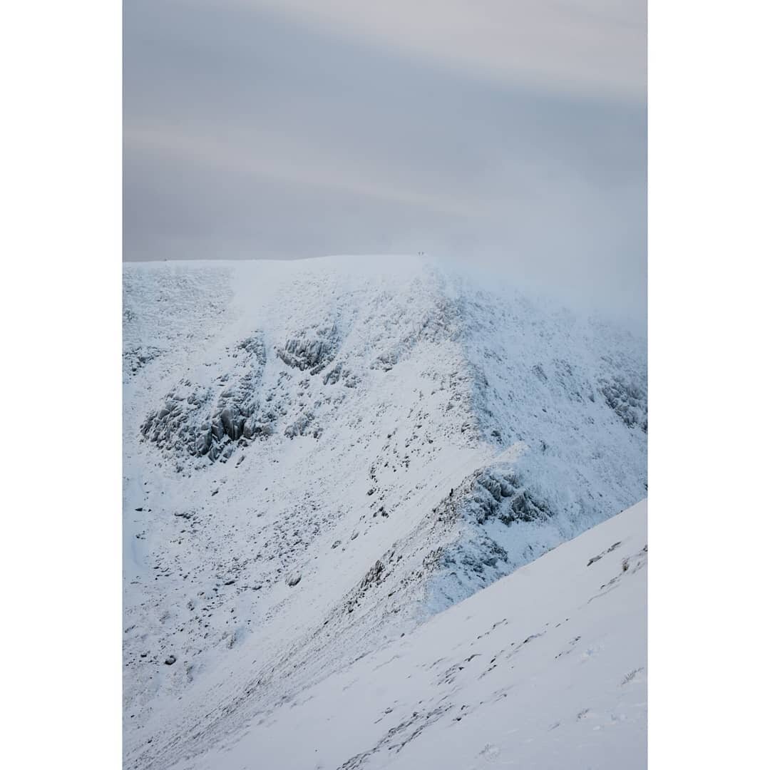 A chance to look through images, heres some shots from a snowy Helvellyn last month. Looking up and back down Swirral Edge. 

#mountains #optoutside #lovethelakes #lakedistrict #landscape #landscapecaptures #moodygrams #cumbria #lifeofadventure #love