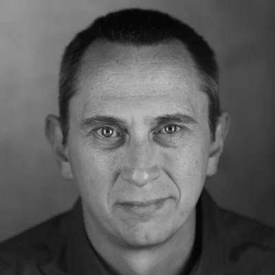 WALDHEIM headshot.jpg