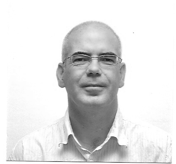 BW_DA_headshot.png