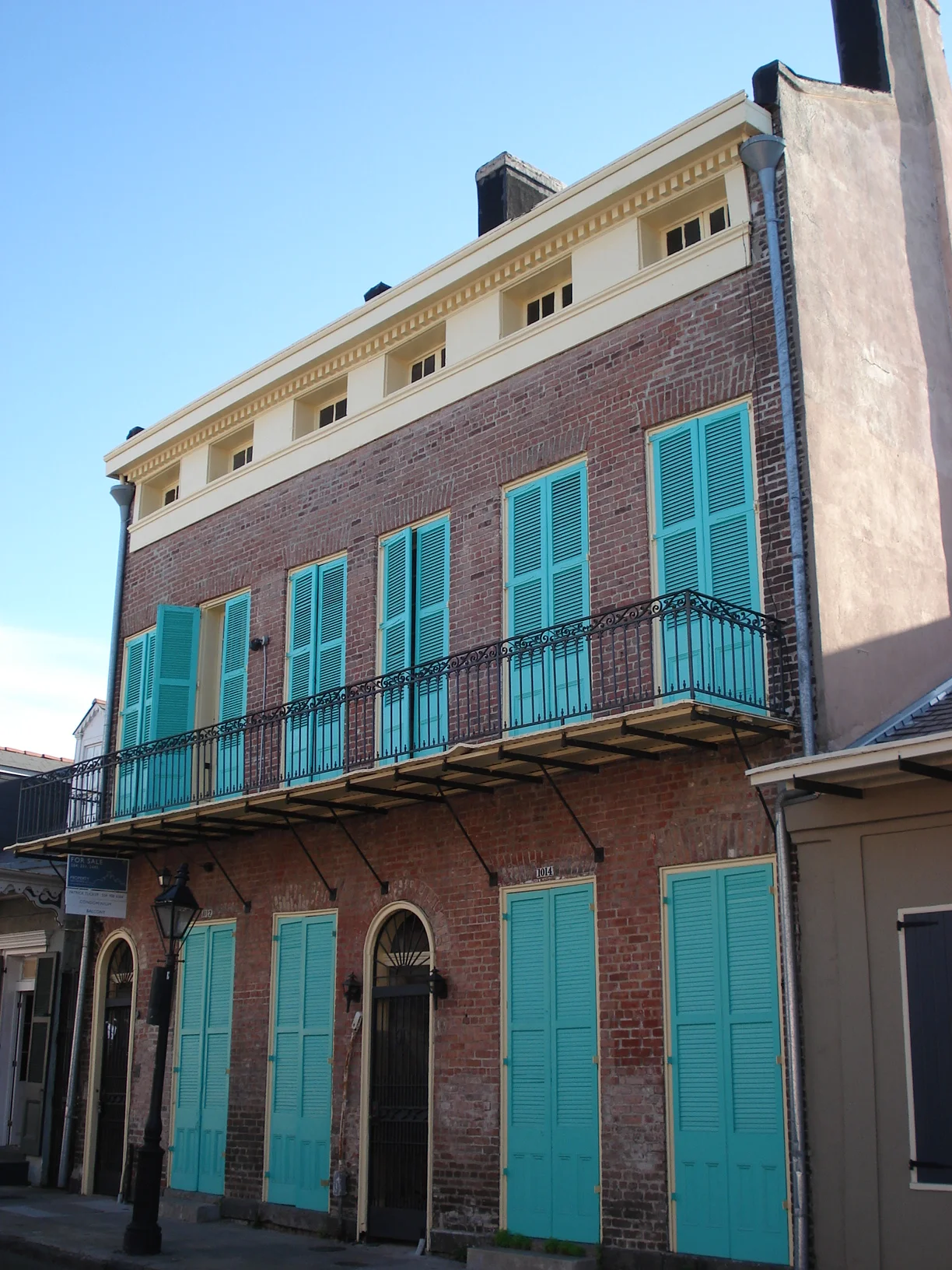 FRENCH QUARTER TOWNHOUSE ON ST PETER