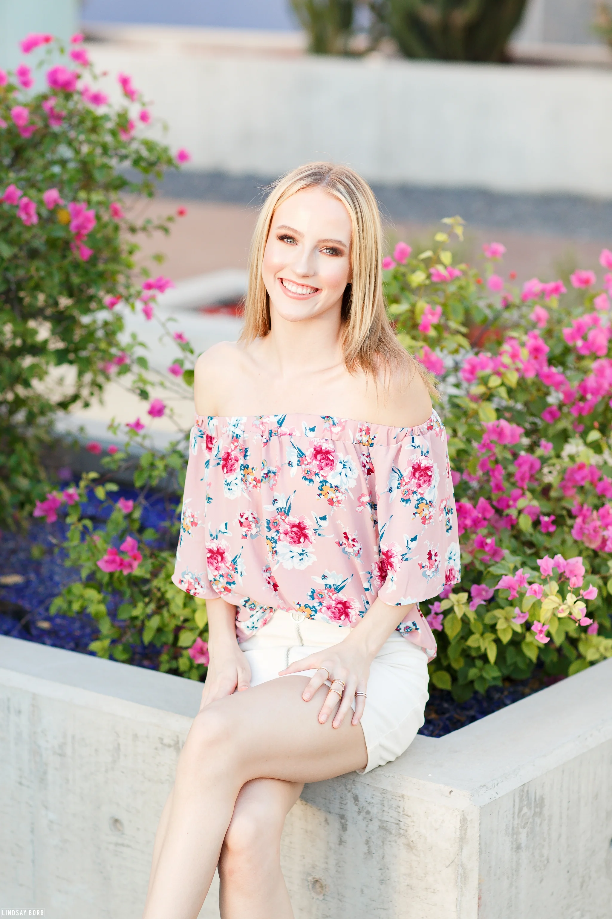 Lindsay-Borg-Arizona-Senior-Portraits (37).jpg