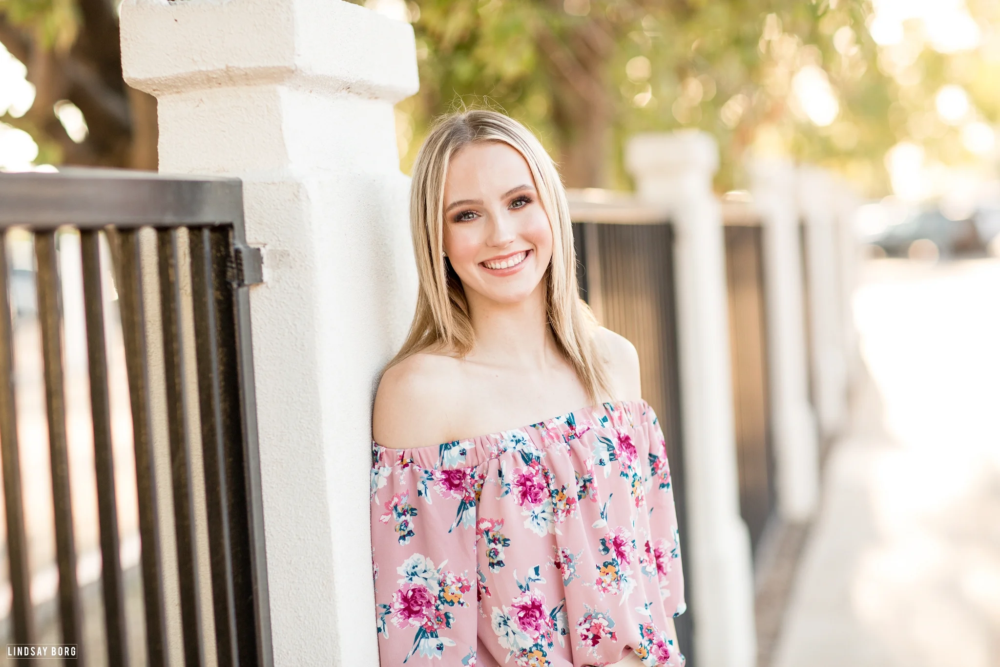 Lindsay-Borg-Arizona-Senior-Portraits (42).jpg
