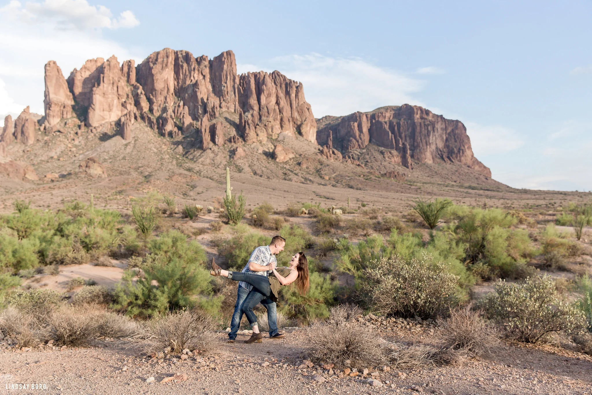 Lindsay-Borg-Photography-Arizona-engagement-photographer-lost-dutchman (4).jpg