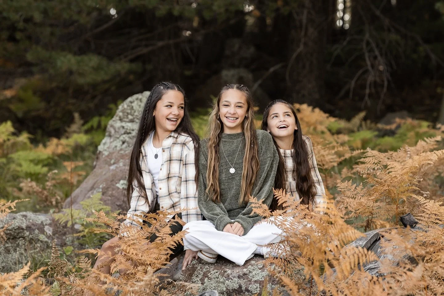 Oh my heart!! I can’t believe these babes are all grown up π Documenting fun memories, being a part of clients lives (even if it’s a small part) and watching their kids grow up…still the best part of my job! Thank you for trusting