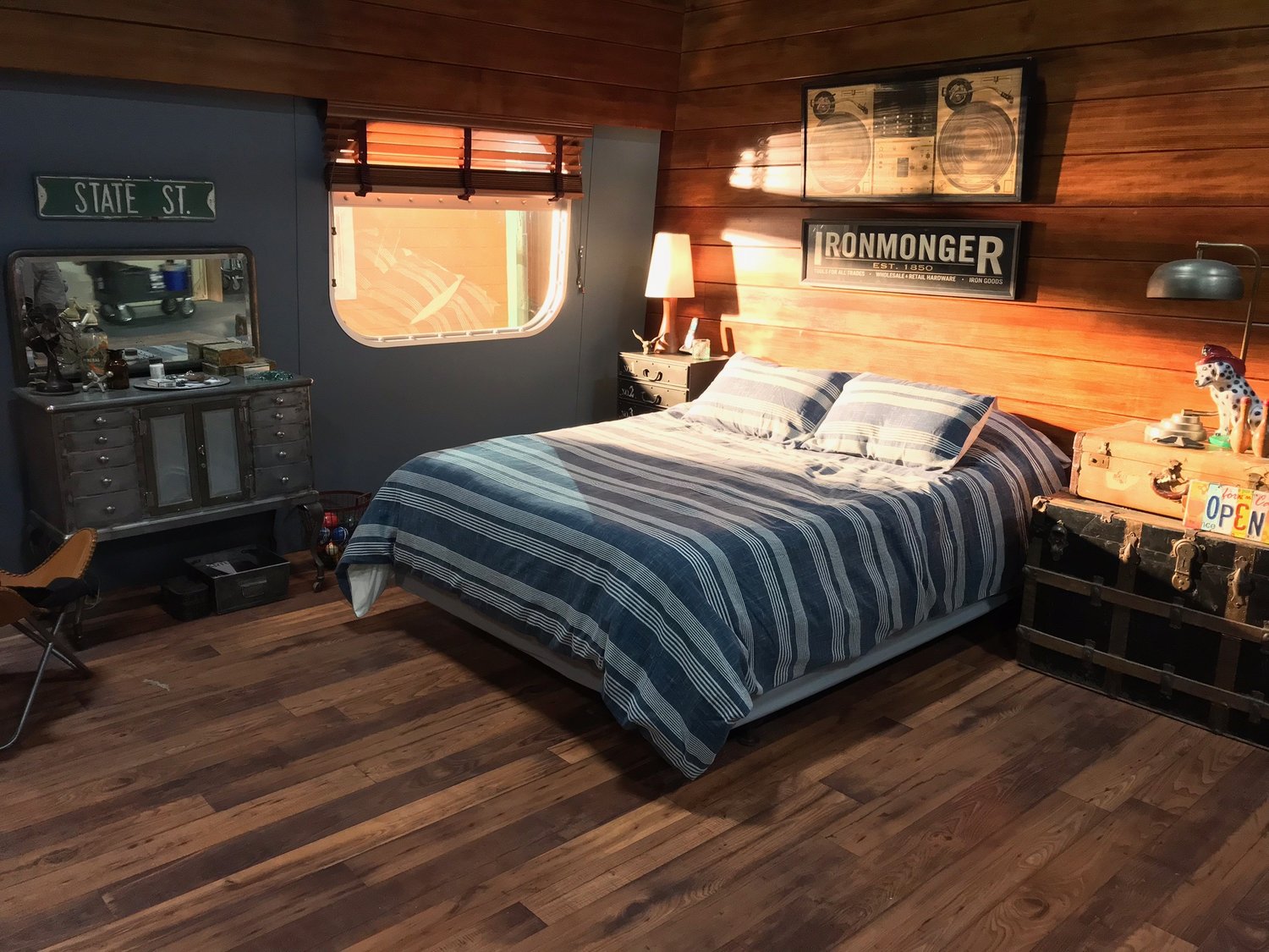 Dean's Houseboat - Bedroom